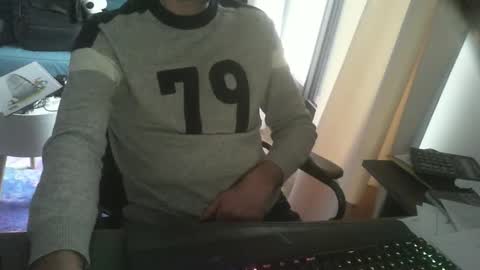 Snapshot of shyfrenchcock chatting on February 8, 3:42 pm shyfrenchcock online show from February 8, 3:42 pm