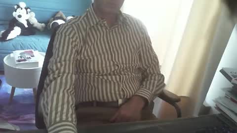 Snapshot of shyfrenchcock chatting on October 28, 3:47 pm shyfrenchcock online show from October 28, 3:47 pm