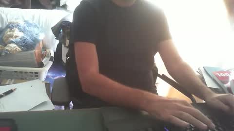 Snapshot of shyfrenchcock chatting on September 19, 10:04 am shyfrenchcock online show from September 19, 10:04 am