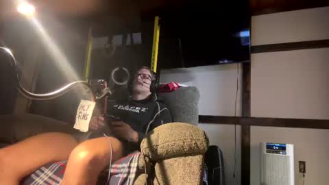 Silly Dilly Newfie online show from July 19, 1:33 am