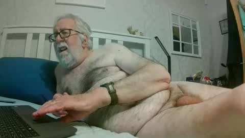 sillyoldman45221063 online show from June 2, 10:11 pm