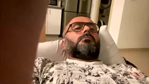 Snapshot of simon_bb chatting on September 10, 9:35 pm Si online show from September 10, 9:35 pm