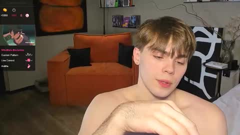 Simon online show from December 19, 9:45 pm