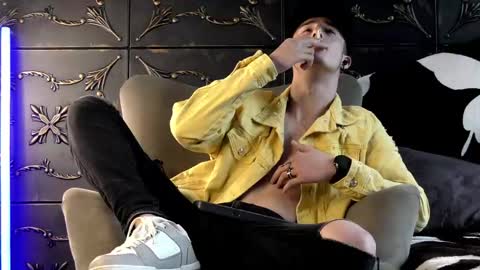 SirReedy online show from April 17, 4:59 am