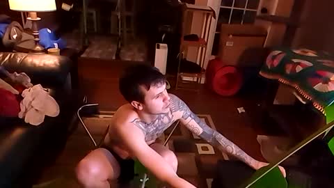 Skateboard online show from February 5, 2:51 am