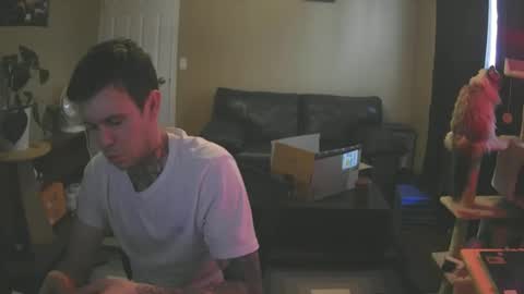 Skateboard online show from February 1, 9:08 pm