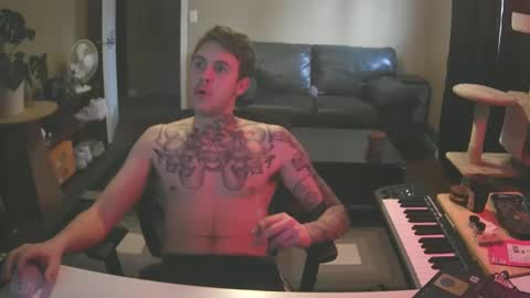 Skateboard online show from December 19, 9:28 pm