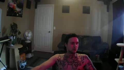 Skateboard online show from March 2, 6:57 pm