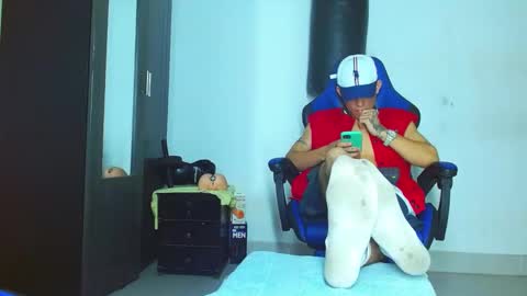 Snapshot of skinny_marked chatting on January 24, 8:32 pm skinny marked online show from January 24, 8:32 pm