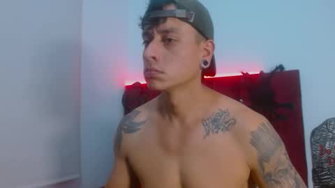 skinnydevil1 online show from March 4, 3:57 am