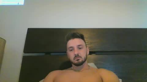 Snapshot of skinnyguylongdick1 chatting on January 22, 12:27 am skinnyguylongdick1 online show from January 22, 12:27 am