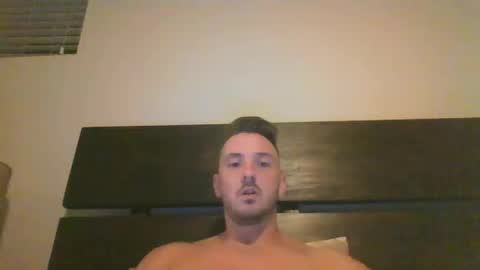 Snapshot of skinnyguylongdick1 chatting on October 18, 1:54 am skinnyguylongdick1 online show from October 18, 1:54 am
