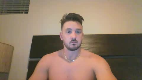 Snapshot of skinnyguylongdick1 chatting on February 11, 1:52 am skinnyguylongdick1 online show from February 11, 1:52 am