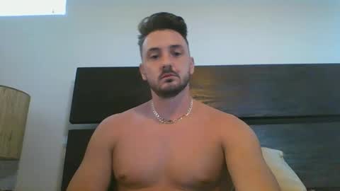 Snapshot of skinnyguylongdick1 chatting on January 5, 11:33 pm skinnyguylongdick1 online show from January 5, 11:33 pm