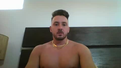 Snapshot of skinnyguylongdick1 chatting on December 22, 7:10 pm skinnyguylongdick1 online show from December 22, 7:10 pm