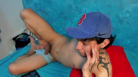 sky_wild online show from February 7, 12:18 am