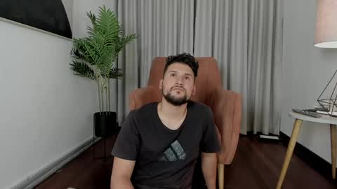 skyblack_ online show from April 26, 9:33 pm