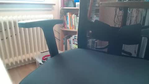 Snapshot of slave_bitch_boy chatting on December 5, 10:01 am slave_bitch_boy online show from December 5, 10:01 am