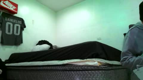 Sleazyycarlitx online show from December 15, 8:33 am