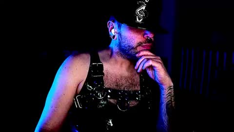 Slick online show from January 19, 4:04 am