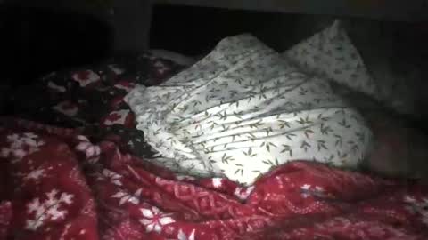 slideitin96 online show from December 23, 11:06 pm