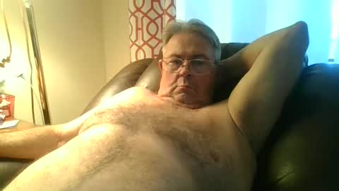 Snapshot of slippery_duck chatting on October 23, 1:36 pm slippery_duck online show from October 23, 1:36 pm