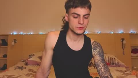 Gus online show from April 23, 6:21 pm