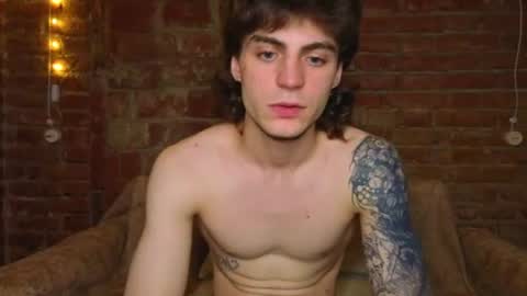Gus online show from August 1, 7:02 pm