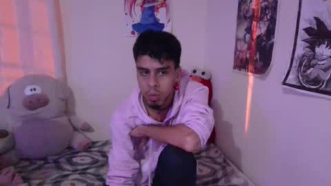 Snapshot of smoker00teddybear chatting on February 22, 7:01 am teddy online show from February 22, 7:01 am