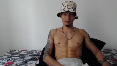 Snapshot of smooke_skinny chatting on October 22, 7:16 pm Daniel Aston online show from October 22, 7:16 pm