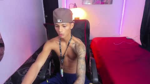 snak_master1 online show from March 28, 3:45 pm