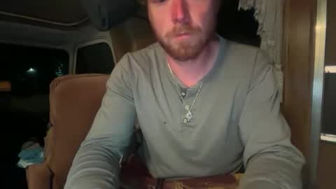 snowtrooper888 online show from May 2, 3:09 am