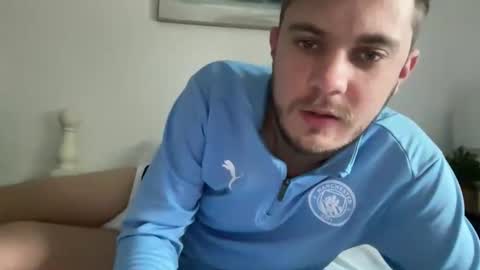 solobrit online show from March 1, 9:09 am