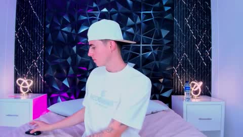 spaceboy_1 online show from February 16, 9:02 pm