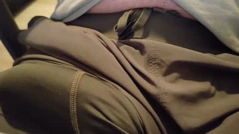 Snapshot of sparklenuts17 chatting on December 18, 2:38 pm sparklenuts17 online show from December 18, 2:38 pm