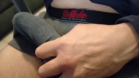 Snapshot of sparklenuts17 chatting on December 2, 2:50 pm sparklenuts17 online show from December 2, 2:50 pm