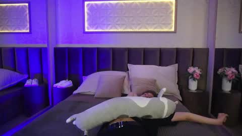 Esrefan online show from April 16, 9:39 pm