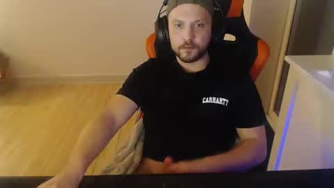 dkwhiteb0y online show from February 6, 2:41 am