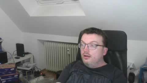 Oliver online show from April 4, 7:22 pm