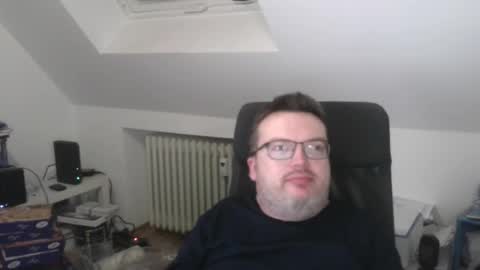 Oliver online show from April 5, 7:32 pm