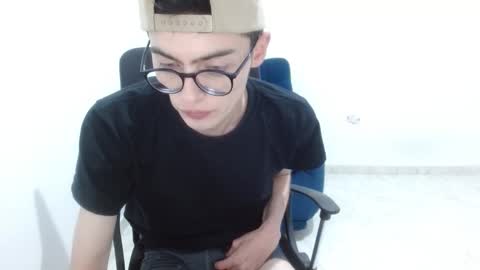 stiv_grant online show from April 7, 1:05 am