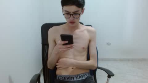 stiv_grant online show from April 1, 6:38 pm