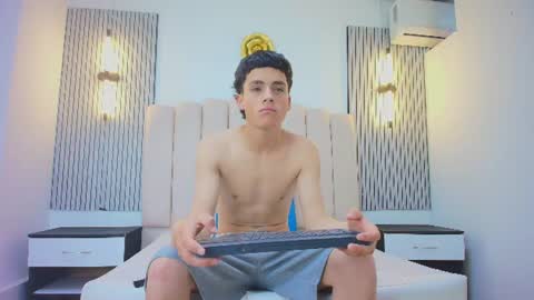 stiven_cooper2 online show from June 18, 12:21 pm