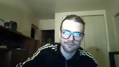 stockingsnfeet online show from December 16, 12:26 am