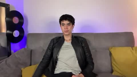 Stolas online show from March 5, 10:06 pm