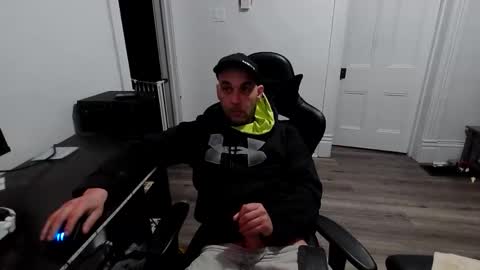 stonedpanda77 online show from May 3, 2:47 am