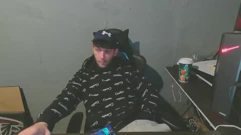 Snapshot of stonedpanda77 chatting on December 27, 8:28 pm stonedpanda77 online show from December 27, 8:28 pm