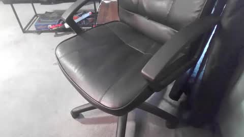 Snapshot of str8shooter11 chatting on February 6, 12:16 pm str8shooter11 online show from February 6, 12:16 pm
