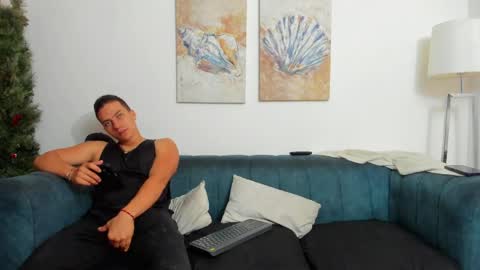 straight__friends online show from March 31, 2:41 pm