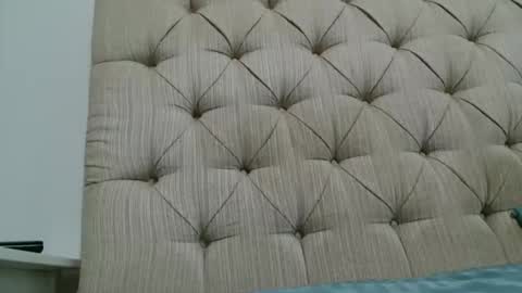 Vivian online show from January 8, 8:30 am